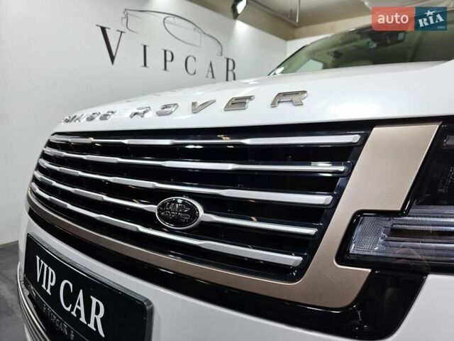 Белый Ленд Ровер Рендж Ровер, объемом двигателя 4.4 л и пробегом 1 тыс. км за 352923 $, фото 5 на Automoto.ua