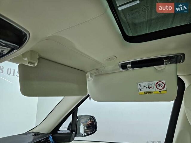 Ленд Ровер Рендж Ровер 2024 у Києві на Automoto.ua Білий Ленд Ровер Рендж Ровер, об'ємом двигуна 4.39 л та пробігом 1 тис. км за 399600 $, фото 63 на Automoto.ua