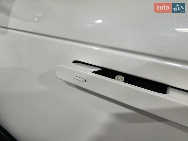 Ленд Ровер Рендж Ровер 2024 у Києві на Automoto.ua Білий Ленд Ровер Рендж Ровер, об'ємом двигуна 4.39 л та пробігом 1 тис. км за 399600 $, фото 66 на Automoto.ua