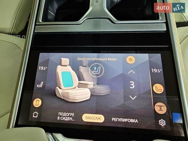 Ленд Ровер Рендж Ровер 2024 у Києві на Automoto.ua Білий Ленд Ровер Рендж Ровер, об'ємом двигуна 4.39 л та пробігом 1 тис. км за 399600 $, фото 25 на Automoto.ua