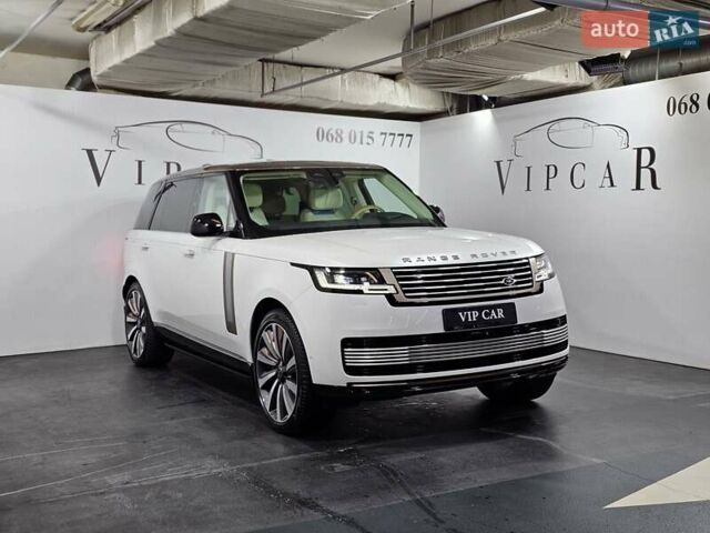 Ленд Ровер Рендж Ровер 2024 у Києві на Automoto.ua Білий Ленд Ровер Рендж Ровер, об'ємом двигуна 4.39 л та пробігом 1 тис. км за 399600 $, фото 1 на Automoto.ua