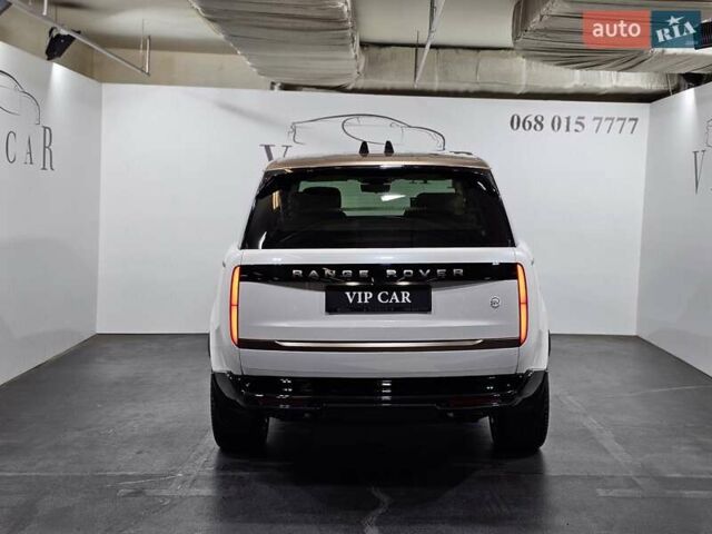 Ленд Ровер Рендж Ровер 2024 у Києві на Automoto.ua Білий Ленд Ровер Рендж Ровер, об'ємом двигуна 4.39 л та пробігом 1 тис. км за 399600 $, фото 10 на Automoto.ua