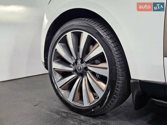 Ленд Ровер Рендж Ровер 2024 у Києві на Automoto.ua Білий Ленд Ровер Рендж Ровер, об'ємом двигуна 4.39 л та пробігом 1 тис. км за 399600 $, фото 67 на Automoto.ua