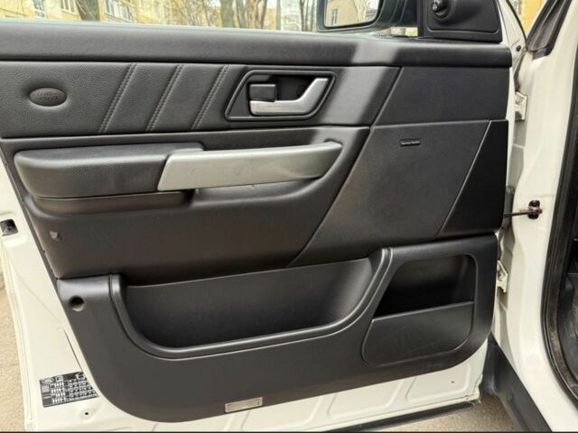 Бежевый Ленд Ровер Рендж Ровер, объемом двигателя 3 л и пробегом 245 тыс. км за 6850 $, фото 3 на Automoto.ua