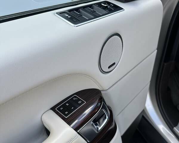 Бежевый Ленд Ровер Рендж Ровер, объемом двигателя 2.99 л и пробегом 216 тыс. км за 25900 $, фото 12 на Automoto.ua