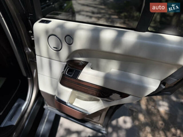 Бежевый Ленд Ровер Рендж Ровер, объемом двигателя 4.4 л и пробегом 208 тыс. км за 39900 $, фото 76 на Automoto.ua