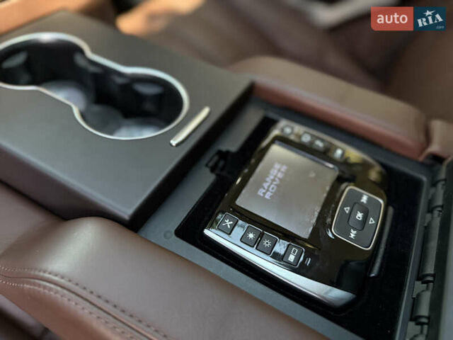 Бежевый Ленд Ровер Рендж Ровер, объемом двигателя 4.4 л и пробегом 208 тыс. км за 39777 $, фото 11 на Automoto.ua