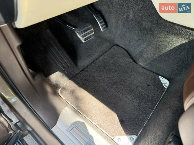 Бежевый Ленд Ровер Рендж Ровер, объемом двигателя 4.4 л и пробегом 208 тыс. км за 39900 $, фото 55 на Automoto.ua