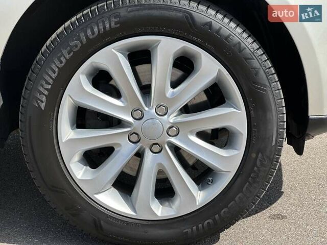 Бежевый Ленд Ровер Рендж Ровер, объемом двигателя 2.99 л и пробегом 216 тыс. км за 25900 $, фото 9 на Automoto.ua