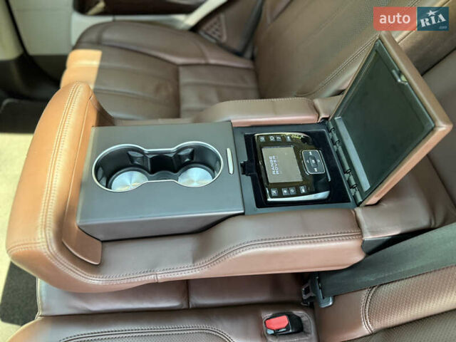 Бежевый Ленд Ровер Рендж Ровер, объемом двигателя 4.4 л и пробегом 208 тыс. км за 39900 $, фото 67 на Automoto.ua