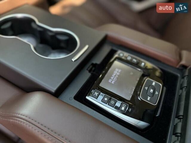 Бежевий Ленд Ровер Рендж Ровер, об'ємом двигуна 4.4 л та пробігом 208 тис. км за 36900 $, фото 109 на Automoto.ua