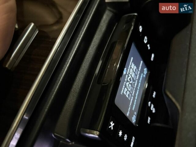 Бежевый Ленд Ровер Рендж Ровер, объемом двигателя 5 л и пробегом 170 тыс. км за 32000 $, фото 10 на Automoto.ua