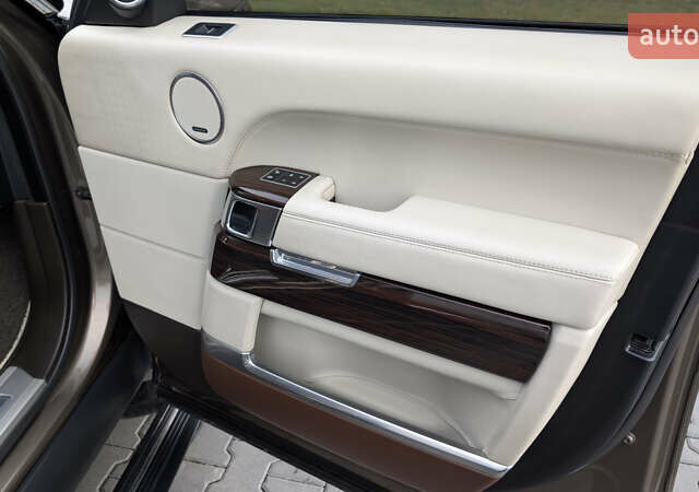 Бежевый Ленд Ровер Рендж Ровер, объемом двигателя 4.4 л и пробегом 208 тыс. км за 37750 $, фото 37 на Automoto.ua