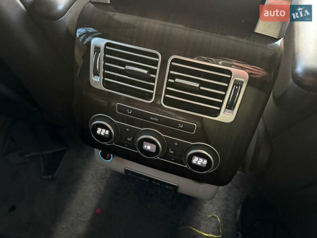 Бежевий Ленд Ровер Рендж Ровер, об'ємом двигуна 4.4 л та пробігом 217 тис. км за 30500 $, фото 30 на Automoto.ua