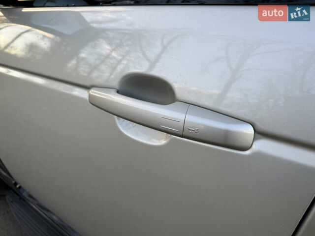 Бежевий Ленд Ровер Рендж Ровер, об'ємом двигуна 4.4 л та пробігом 217 тис. км за 30500 $, фото 33 на Automoto.ua