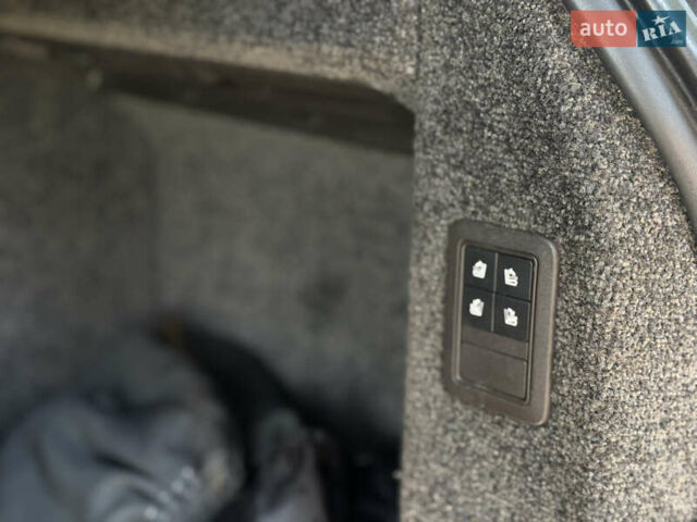 Бежевый Ленд Ровер Рендж Ровер, объемом двигателя 4.4 л и пробегом 208 тыс. км за 37750 $, фото 83 на Automoto.ua