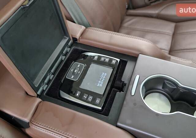 Бежевий Ленд Ровер Рендж Ровер, об'ємом двигуна 4.4 л та пробігом 208 тис. км за 36900 $, фото 34 на Automoto.ua