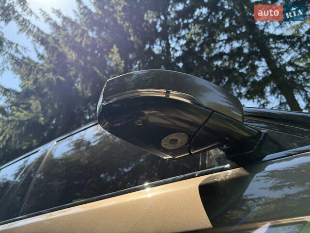 Бежевый Ленд Ровер Рендж Ровер, объемом двигателя 4.4 л и пробегом 208 тыс. км за 39900 $, фото 29 на Automoto.ua