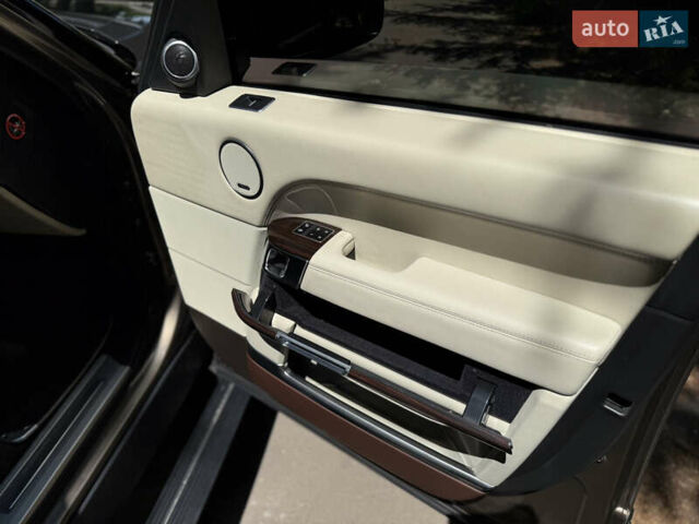 Бежевый Ленд Ровер Рендж Ровер, объемом двигателя 4.4 л и пробегом 208 тыс. км за 39777 $, фото 81 на Automoto.ua