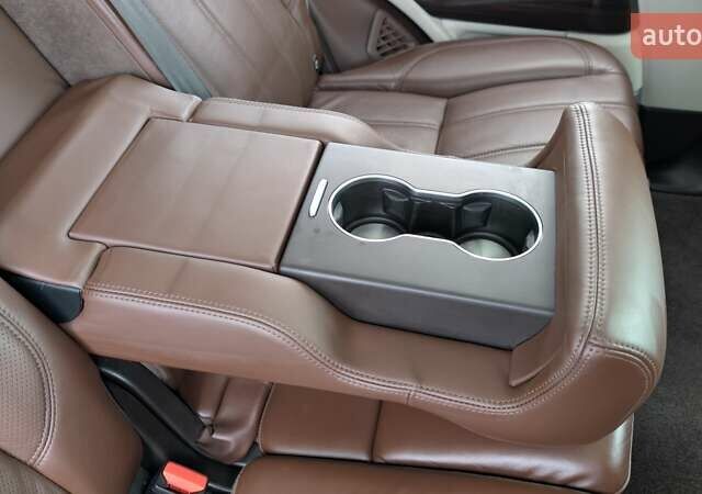 Бежевий Ленд Ровер Рендж Ровер, об'ємом двигуна 4.4 л та пробігом 208 тис. км за 36900 $, фото 35 на Automoto.ua