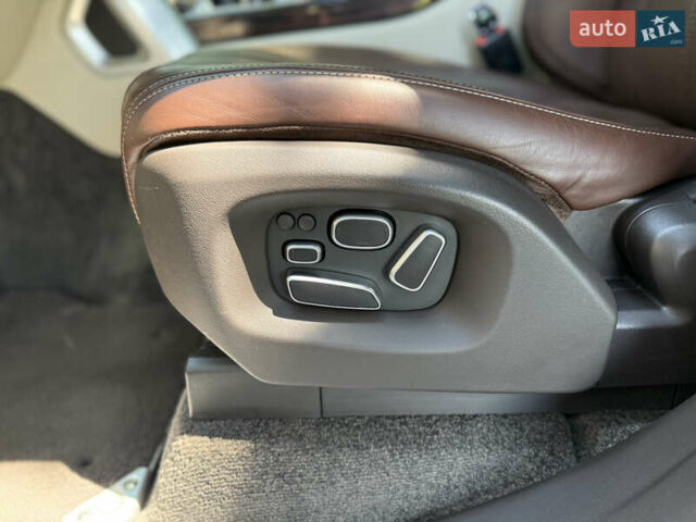 Бежевый Ленд Ровер Рендж Ровер, объемом двигателя 4.4 л и пробегом 208 тыс. км за 39900 $, фото 46 на Automoto.ua