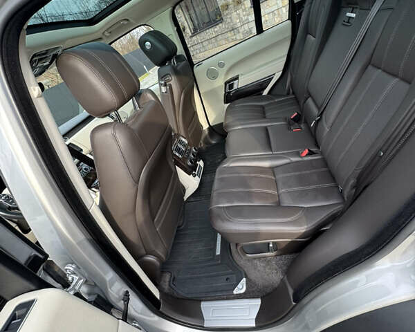 Бежевий Ленд Ровер Рендж Ровер, об'ємом двигуна 2.99 л та пробігом 127 тис. км за 43000 $, фото 35 на Automoto.ua