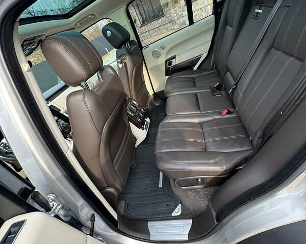 Бежевий Ленд Ровер Рендж Ровер, об'ємом двигуна 2.99 л та пробігом 128 тис. км за 42700 $, фото 18 на Automoto.ua