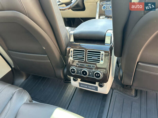 Бежевый Ленд Ровер Рендж Ровер, объемом двигателя 2.99 л и пробегом 124 тыс. км за 41500 $, фото 29 на Automoto.ua