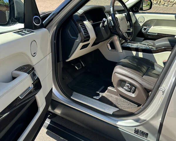 Бежевый Ленд Ровер Рендж Ровер, объемом двигателя 2.99 л и пробегом 124 тыс. км за 46500 $, фото 24 на Automoto.ua