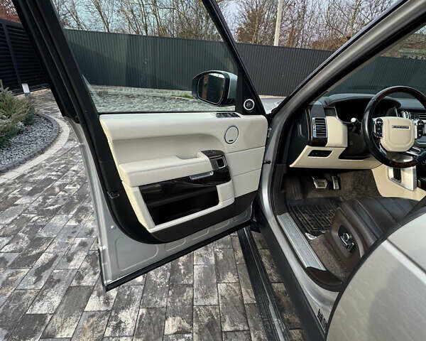 Бежевий Ленд Ровер Рендж Ровер, об'ємом двигуна 2.99 л та пробігом 128 тис. км за 42700 $, фото 21 на Automoto.ua