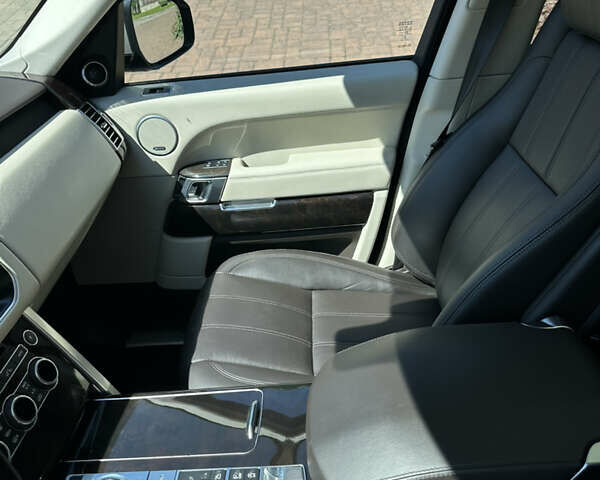 Бежевый Ленд Ровер Рендж Ровер, объемом двигателя 2.99 л и пробегом 124 тыс. км за 41500 $, фото 31 на Automoto.ua