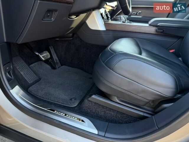 Бежевий Ленд Ровер Рендж Ровер, об'ємом двигуна 4.39 л та пробігом 49 тис. км за 148800 $, фото 95 на Automoto.ua