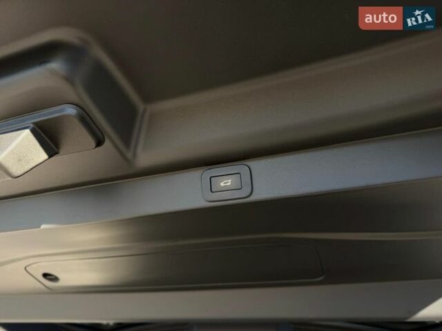 Бежевий Ленд Ровер Рендж Ровер, об'ємом двигуна 4.39 л та пробігом 49 тис. км за 148800 $, фото 42 на Automoto.ua