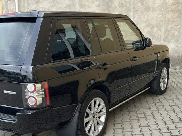 Черный Ленд Ровер Рендж Ровер, объемом двигателя 5 л и пробегом 229 тыс. км за 15000 $, фото 2 на Automoto.ua