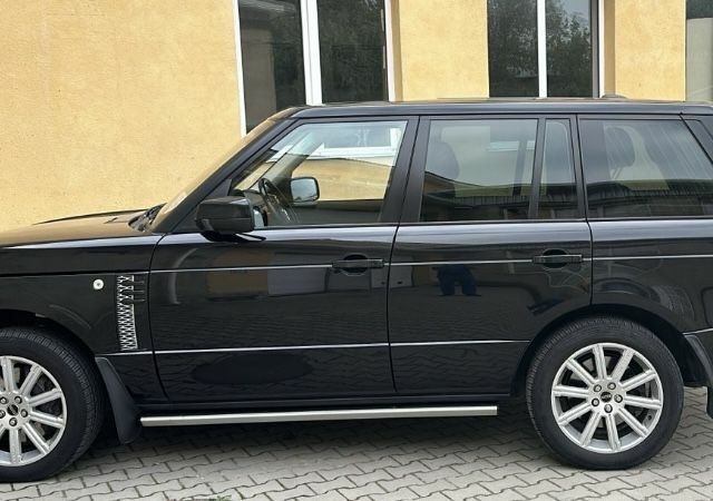 Черный Ленд Ровер Рендж Ровер, объемом двигателя 5 л и пробегом 229 тыс. км за 15000 $, фото 3 на Automoto.ua