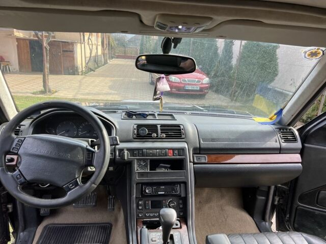 Чорний Ленд Ровер Рендж Ровер, об'ємом двигуна 4.6 л та пробігом 310 тис. км за 5800 $, фото 6 на Automoto.ua