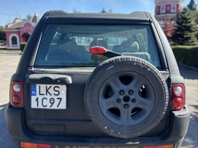 Черный Ленд Ровер Рендж Ровер, объемом двигателя 2 л и пробегом 357 тыс. км за 2700 $, фото 6 на Automoto.ua