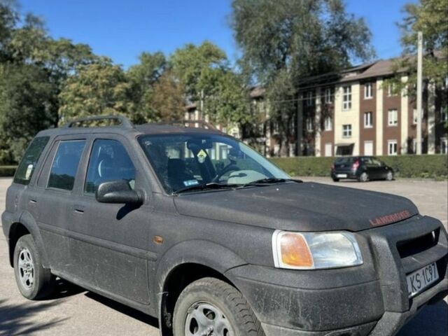 Черный Ленд Ровер Рендж Ровер, объемом двигателя 2 л и пробегом 357 тыс. км за 2700 $, фото 4 на Automoto.ua