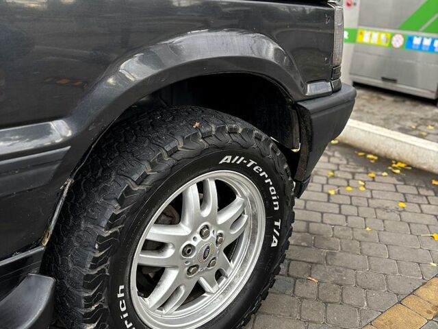 Черный Ленд Ровер Рендж Ровер, объемом двигателя 4.6 л и пробегом 250 тыс. км за 6000 $, фото 9 на Automoto.ua