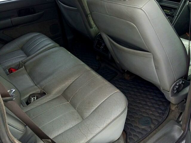 Черный Ленд Ровер Рендж Ровер, объемом двигателя 2.5 л и пробегом 277 тыс. км за 2700 $, фото 4 на Automoto.ua