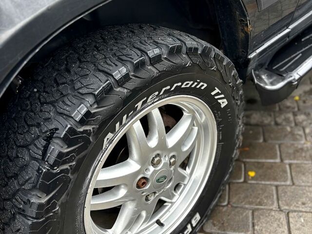 Черный Ленд Ровер Рендж Ровер, объемом двигателя 4.6 л и пробегом 250 тыс. км за 6000 $, фото 10 на Automoto.ua