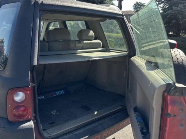 Черный Ленд Ровер Рендж Ровер, объемом двигателя 2 л и пробегом 357 тыс. км за 2700 $, фото 2 на Automoto.ua