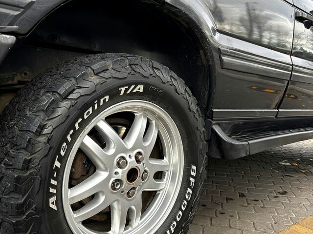 Черный Ленд Ровер Рендж Ровер, объемом двигателя 4.6 л и пробегом 250 тыс. км за 6000 $, фото 7 на Automoto.ua