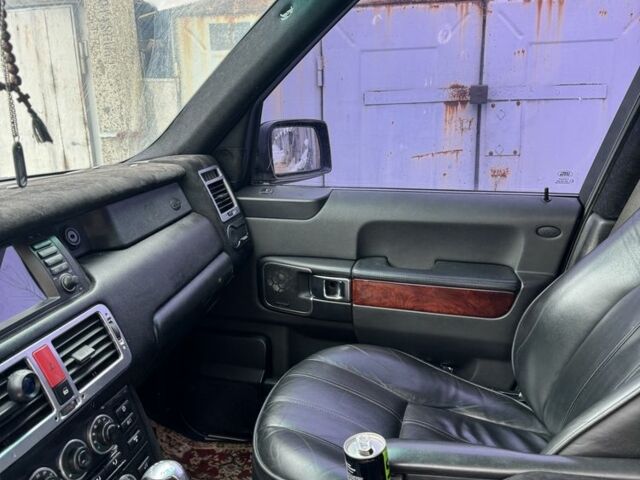 Черный Ленд Ровер Рендж Ровер, объемом двигателя 4 л и пробегом 300 тыс. км за 6600 $, фото 5 на Automoto.ua