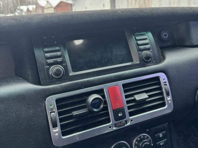 Черный Ленд Ровер Рендж Ровер, объемом двигателя 4 л и пробегом 300 тыс. км за 6600 $, фото 7 на Automoto.ua