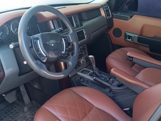 Чорний Ленд Ровер Рендж Ровер, об'ємом двигуна 4.4 л та пробігом 220 тис. км за 4200 $, фото 2 на Automoto.ua