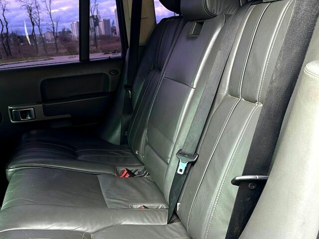 Черный Ленд Ровер Рендж Ровер, объемом двигателя 4.4 л и пробегом 300 тыс. км за 7500 $, фото 9 на Automoto.ua