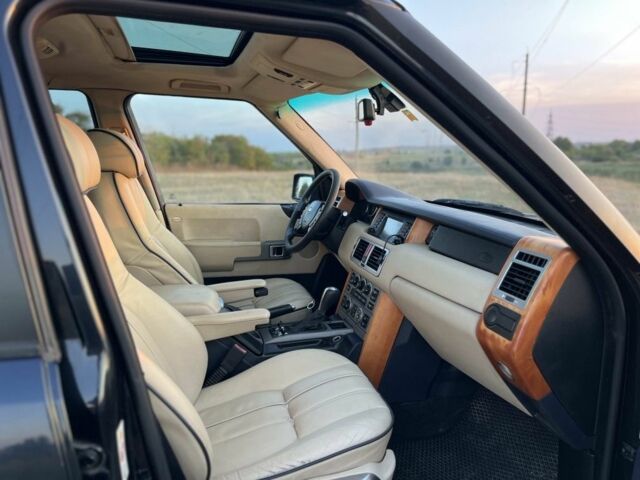 Черный Ленд Ровер Рендж Ровер, объемом двигателя 3 л и пробегом 300 тыс. км за 4700 $, фото 5 на Automoto.ua