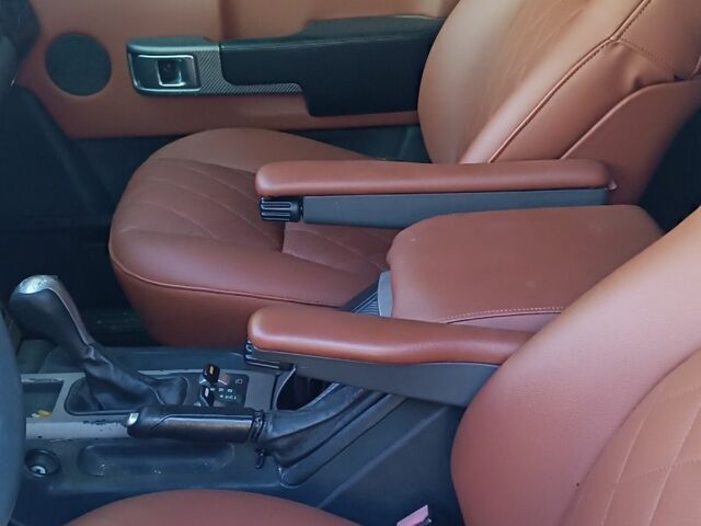 Чорний Ленд Ровер Рендж Ровер, об'ємом двигуна 4.4 л та пробігом 220 тис. км за 4200 $, фото 1 на Automoto.ua