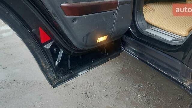 Чорний Ленд Ровер Рендж Ровер, об'ємом двигуна 2.9 л та пробігом 400 тис. км за 7500 $, фото 17 на Automoto.ua